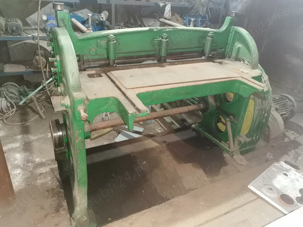 Ghilotina mecanica taiat tabla