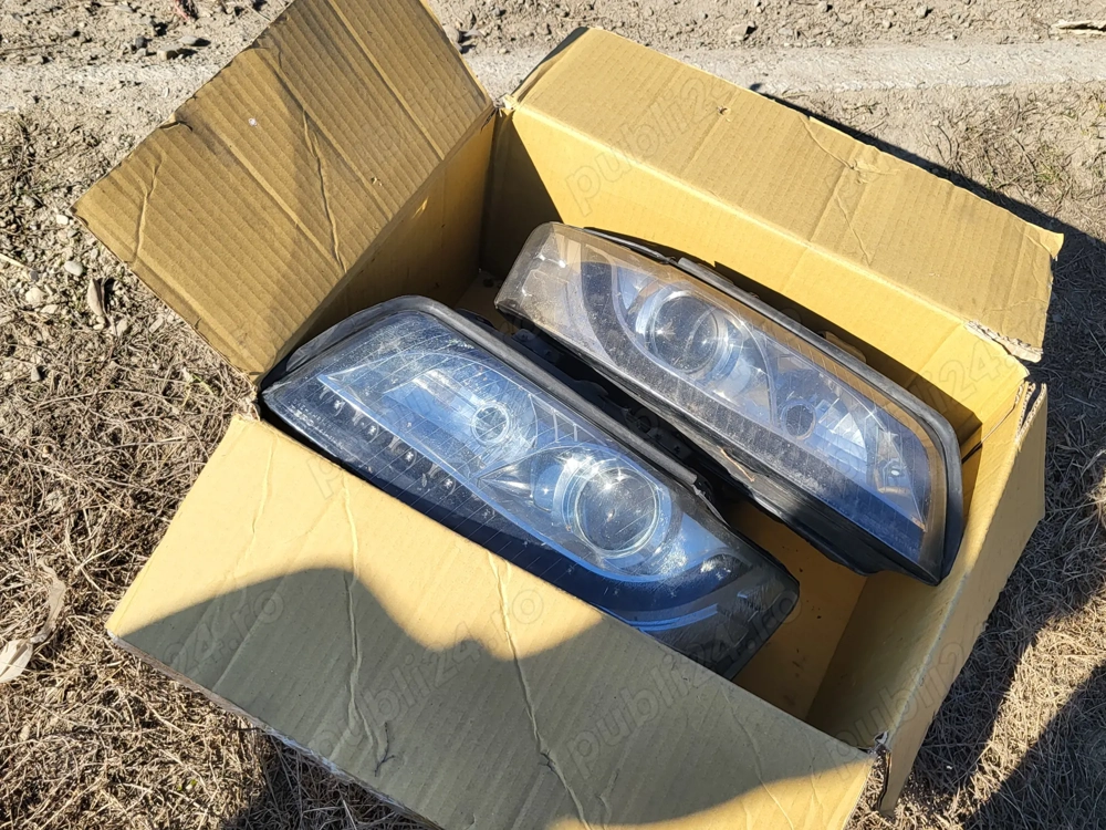 Vând faruri cu xenon pentru Audi a4 b6 