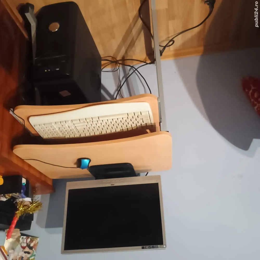 Vând PC Intel Celeron