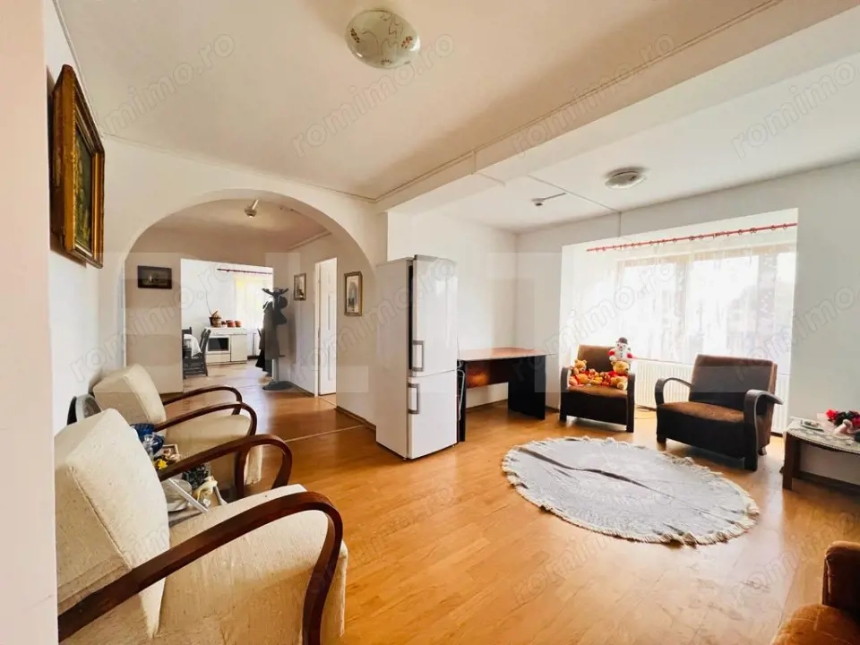 Proprietate 10 camere pentru investitie, teren 1320 mp, Comuna Mociu