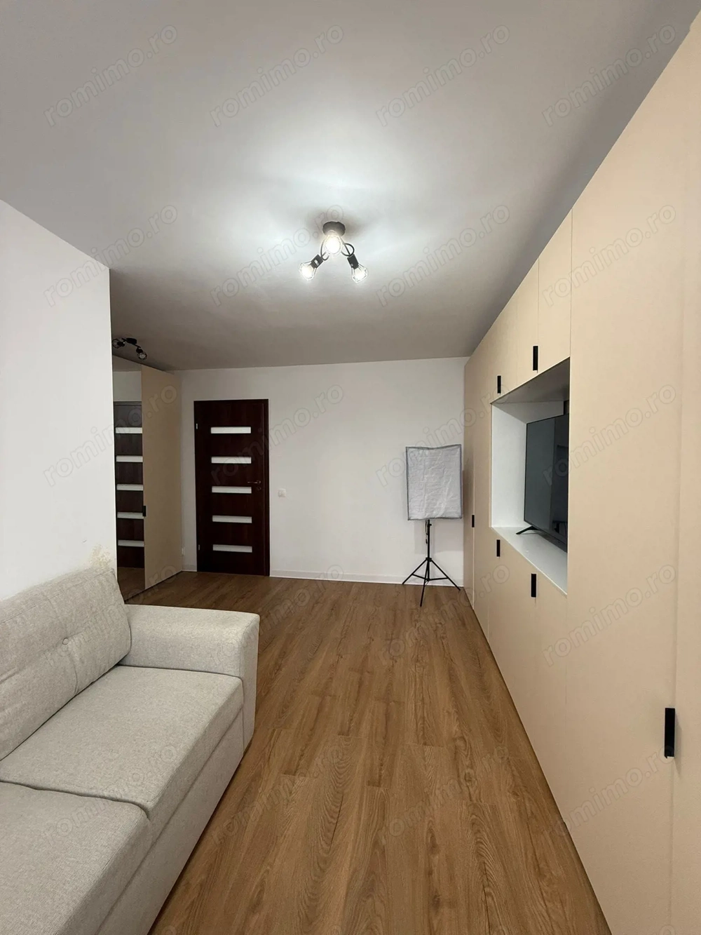 Garsonieră spațioasă de închiriat Apărătorii Patriei