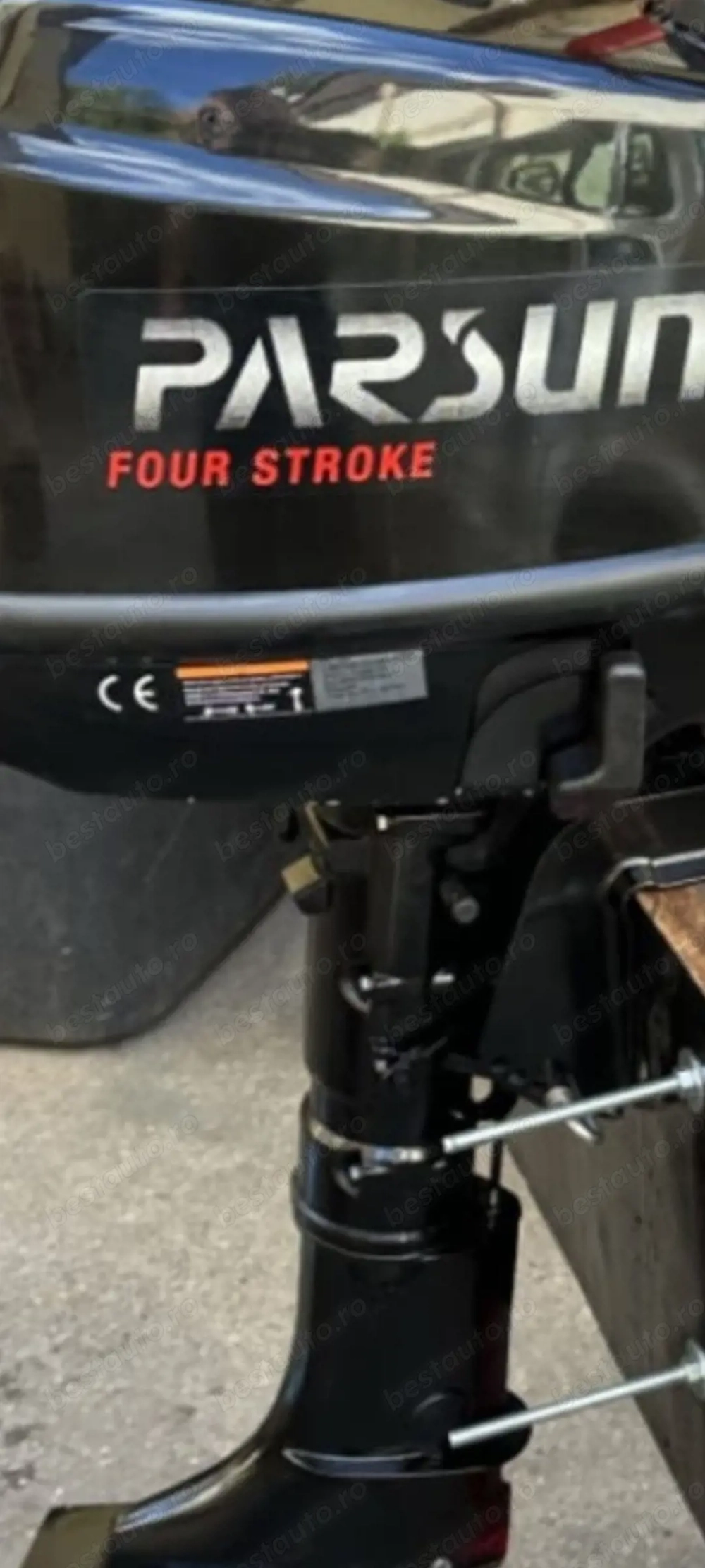 Motor Barca 5 cai Parsun 2024 aproape nou folosit 5ore Vand sau schimb cu motor 6 cai cizma scurta