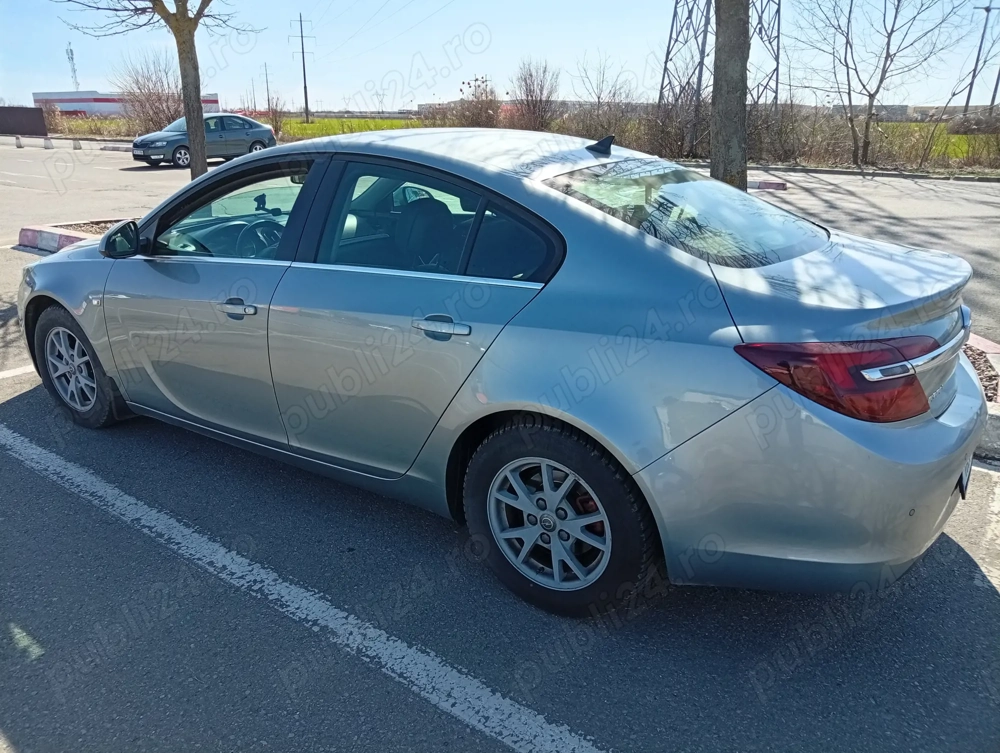 Vând Opel Insignia 