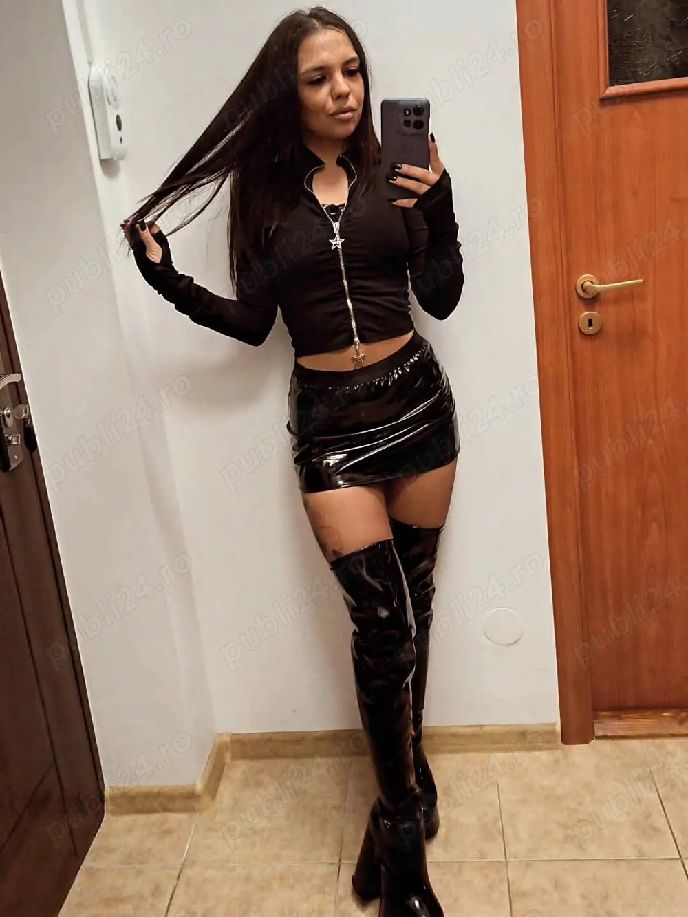 Mistress Luna  - putere și control 