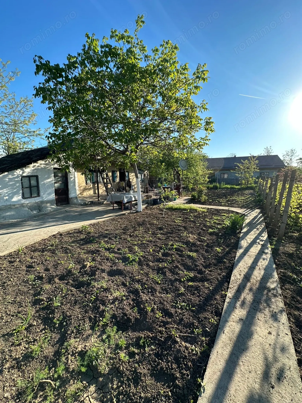 Direct proprietar: Casă demolabilă + teren 1167 mp