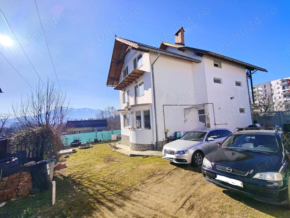Casa ideala pt pensiune sau rezidential. 7 camere, 4 bai, 650 mp teren. 