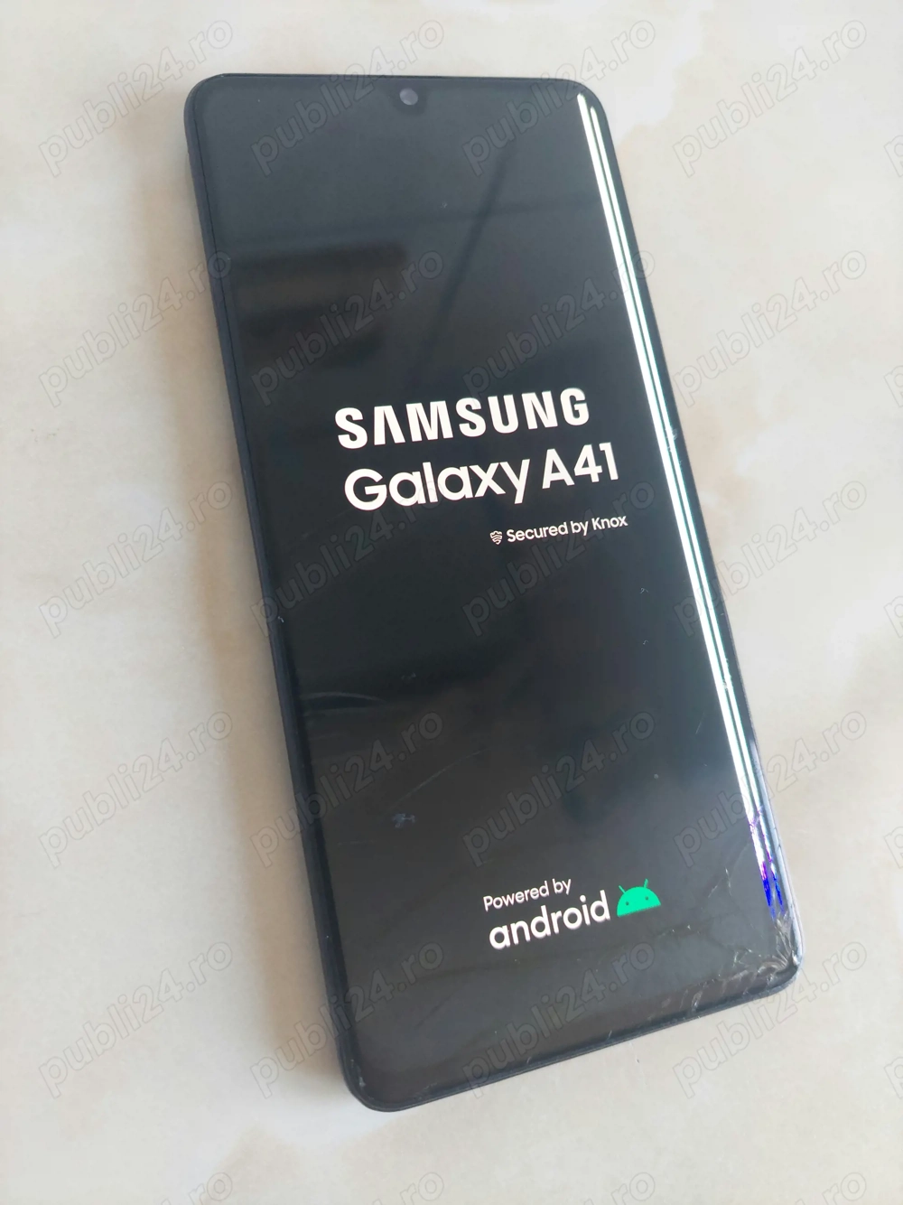 [A41] Vând Samsung Galaxy A41 [spart într-un colț] [poze reale]