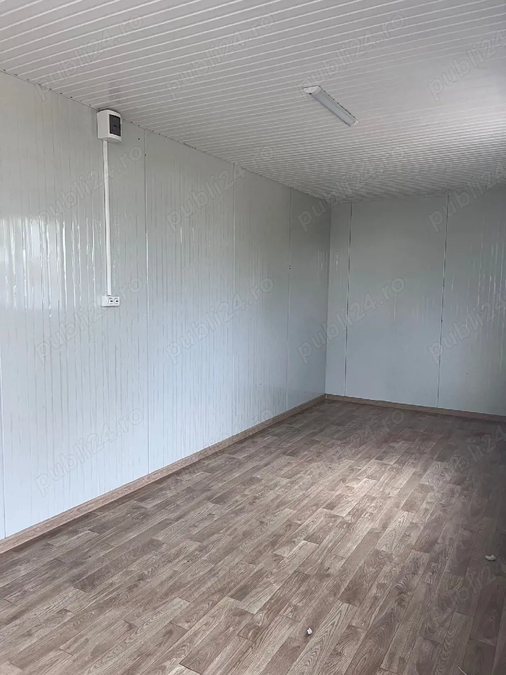 vând containere stil casa pe comanda 