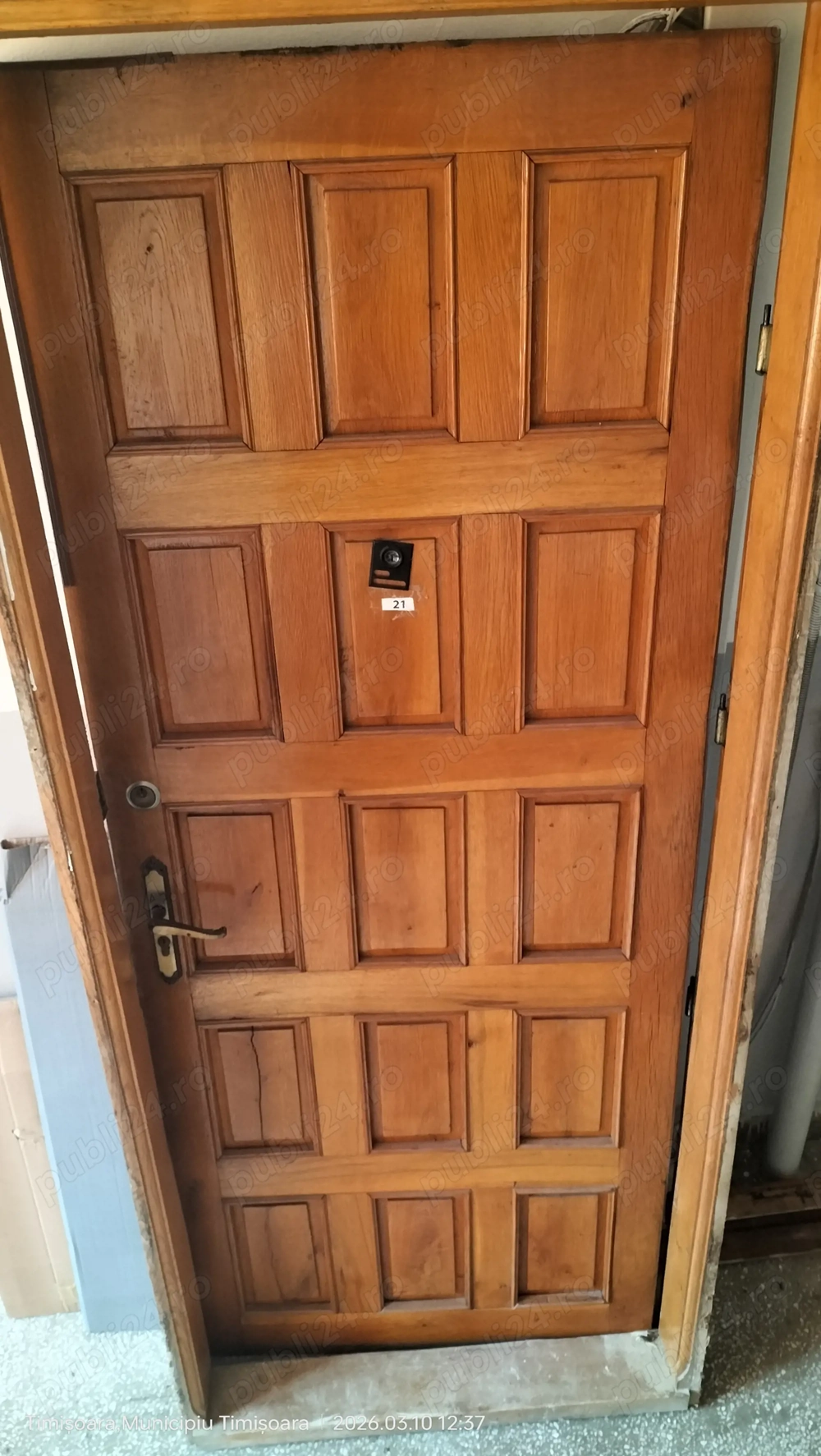 Vând ușa apartament