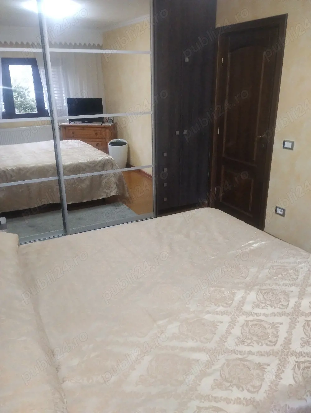 Vând apartament 3 camere Focsani 