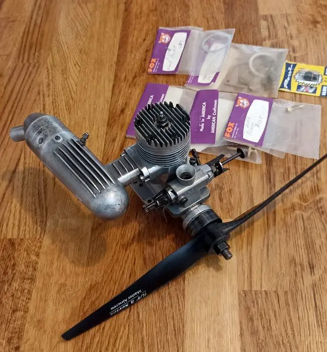 Motor modelism Fox 45BB , 7,5cc nitro cu elice si bujie pentru aeromodel   avion