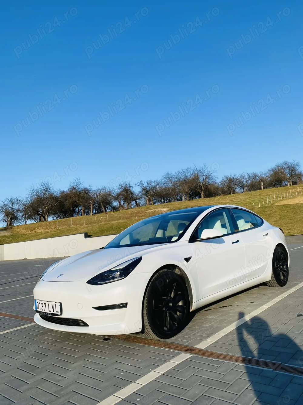 Tesla Model 3 Long Range - 4x4, bateria mare, 492 cp, interior premium