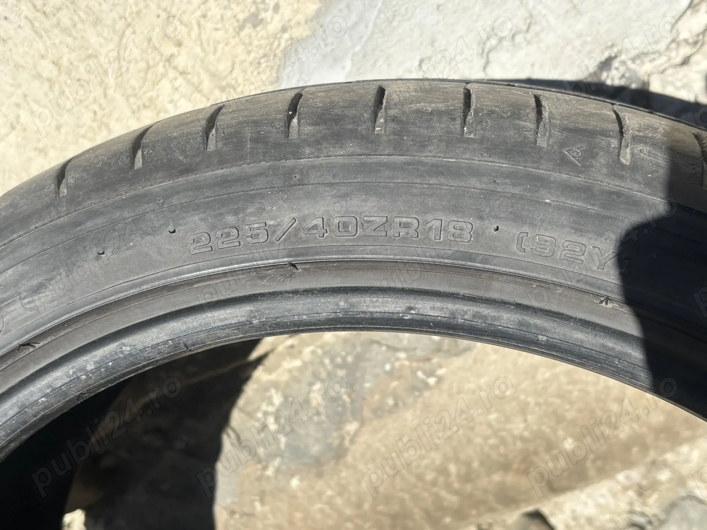 Vand anvelope Dounlop 225/40 r18 , Amvelopele au fost uzate doar un sezon de vară 