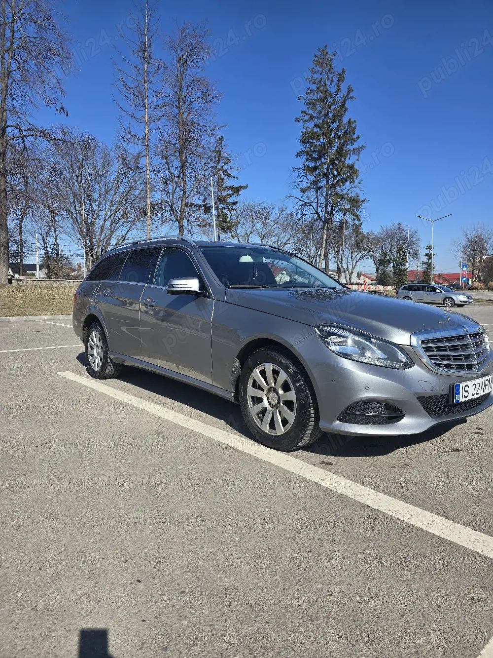 Mercedes-Benz e200 