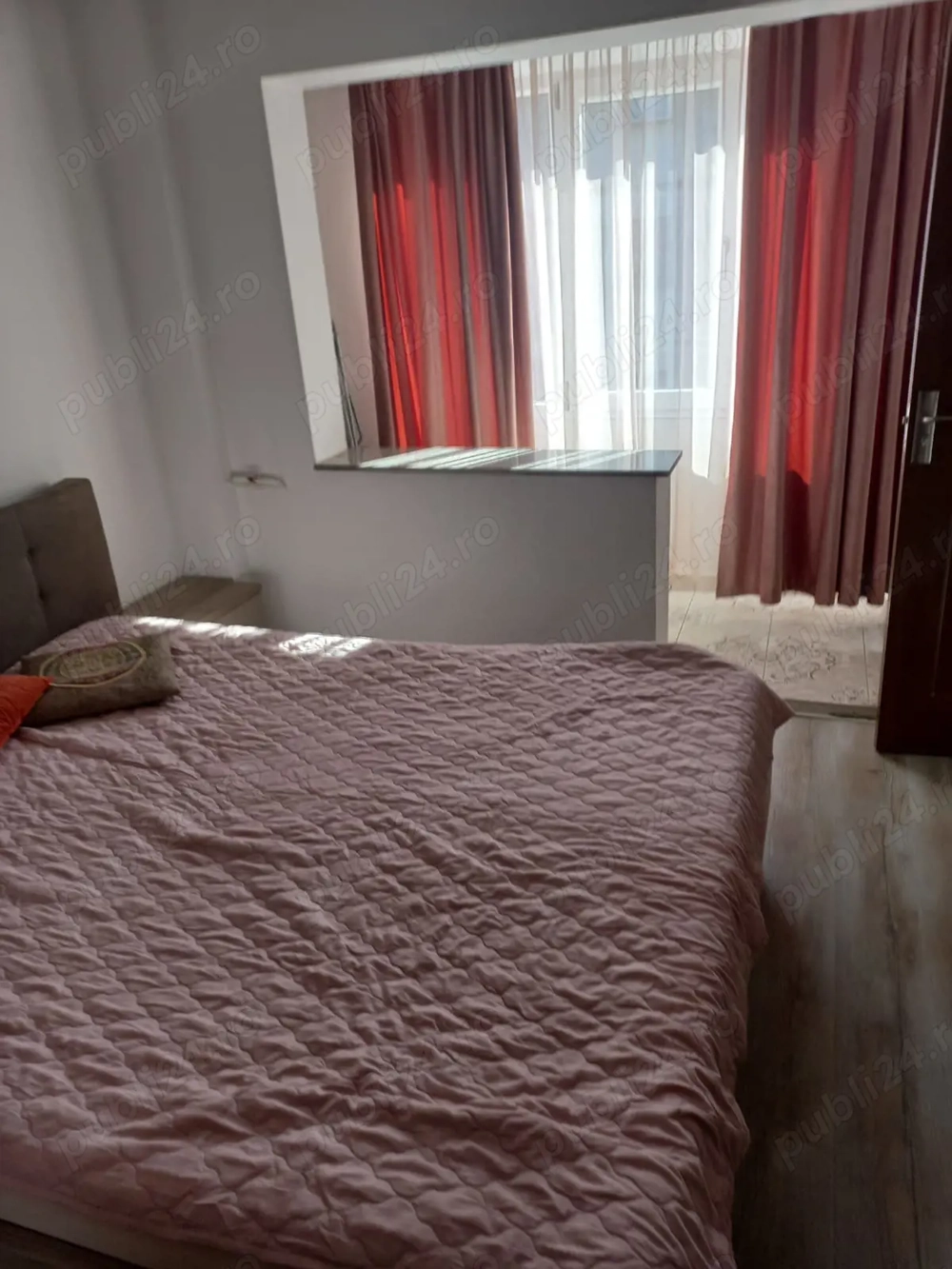 Inchiriez garsoniera cf 1, zona centrala, Rm. Valcea