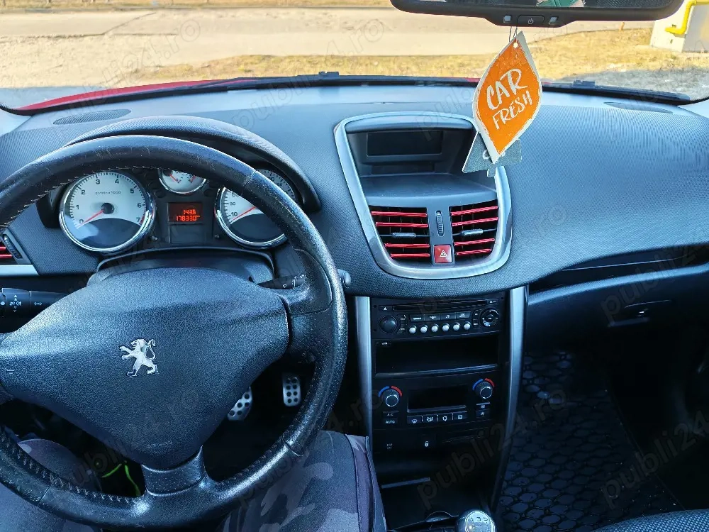 Schimb Peugeot 207 CC cu motocicletă scuter