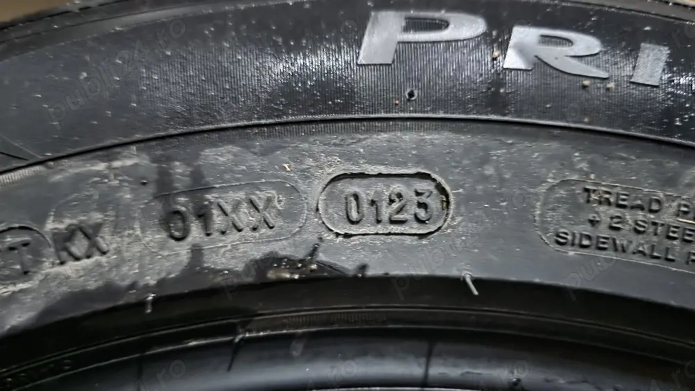 Vand 2 cauciucuri Michelin 215 60 17