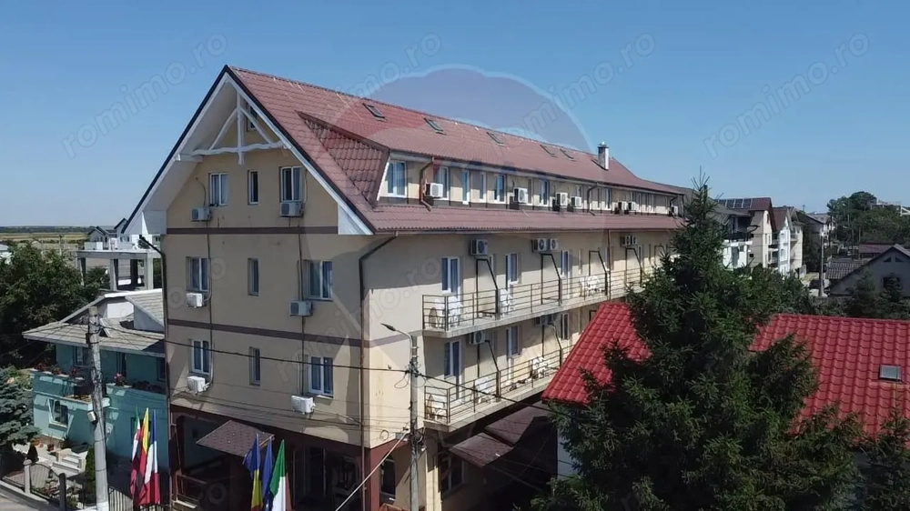 Hotel / Pensiune cu 43 camere de vânzare în Costinesti