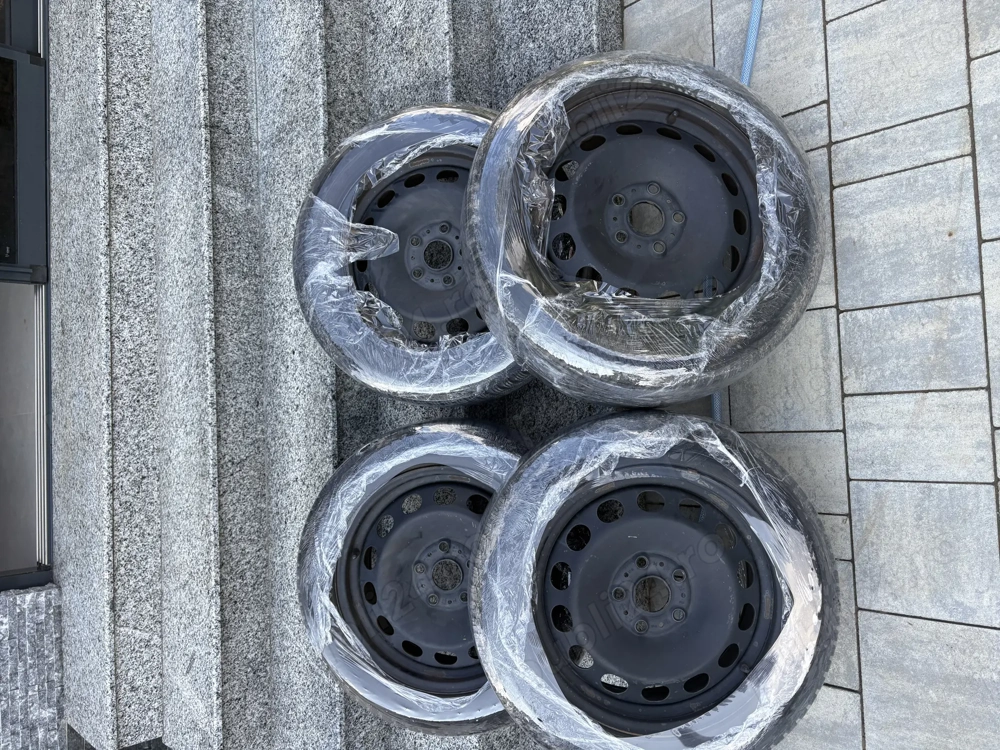 Anvelope de vânzare cu jante și fără jante 