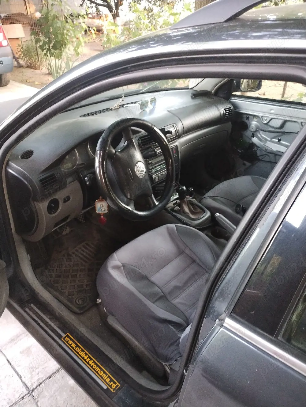 dezmembrez passat b5 