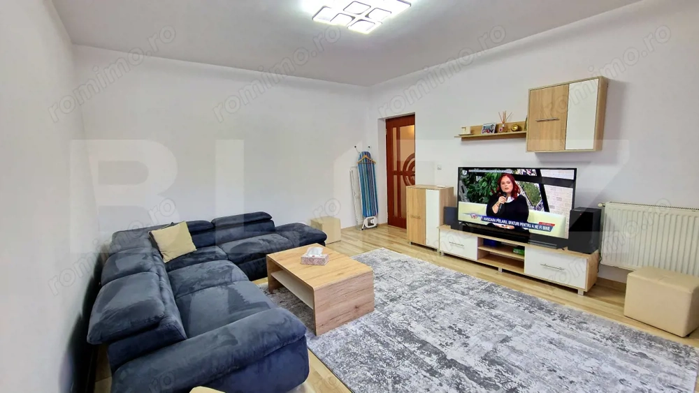 Apartament cu 2 dormitoare, balcon inchis, parter inalt, parcare, zona Cetatii