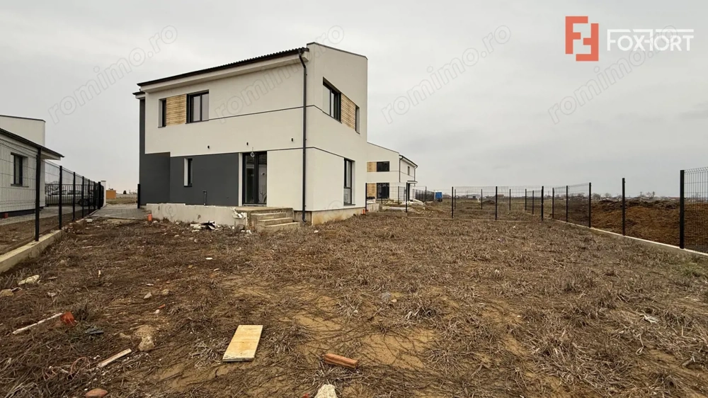 Duplex cu 5 camere si 380 mp teren cu panouri fotovoltaice - Mosnita Noua