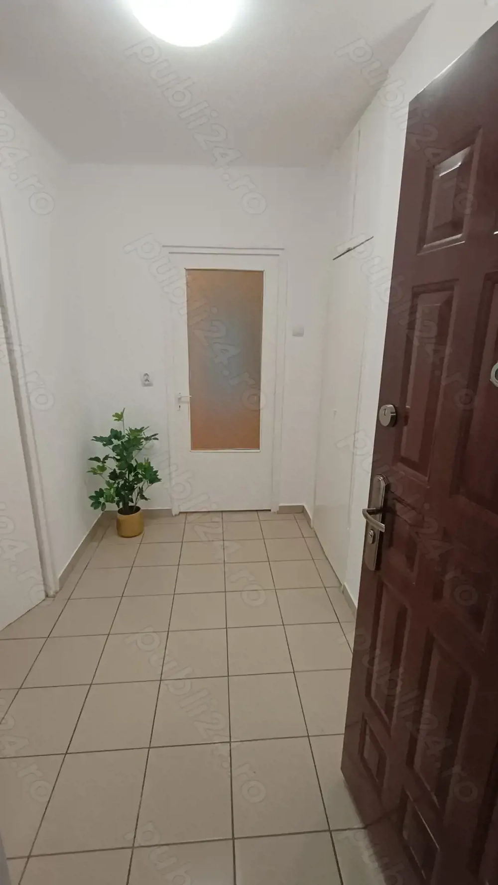 Militari Veteranilor etaj 1 bloc 4 etaje construcție 1983 posibilitate centrală proprie