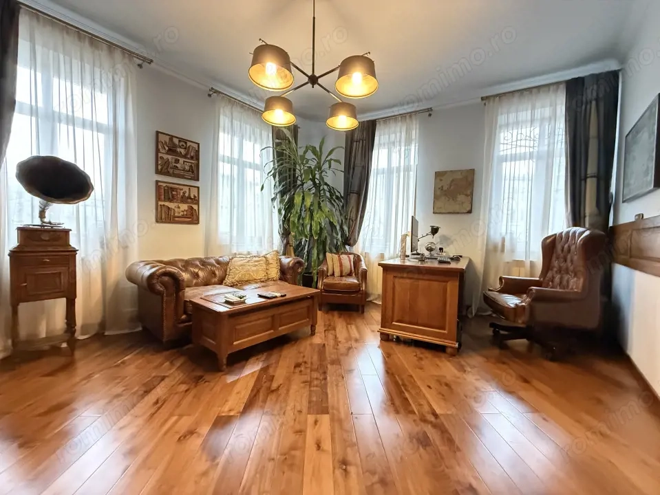 Vilă ultracentrală cu piscină interioară, saună și cramă | Unirii