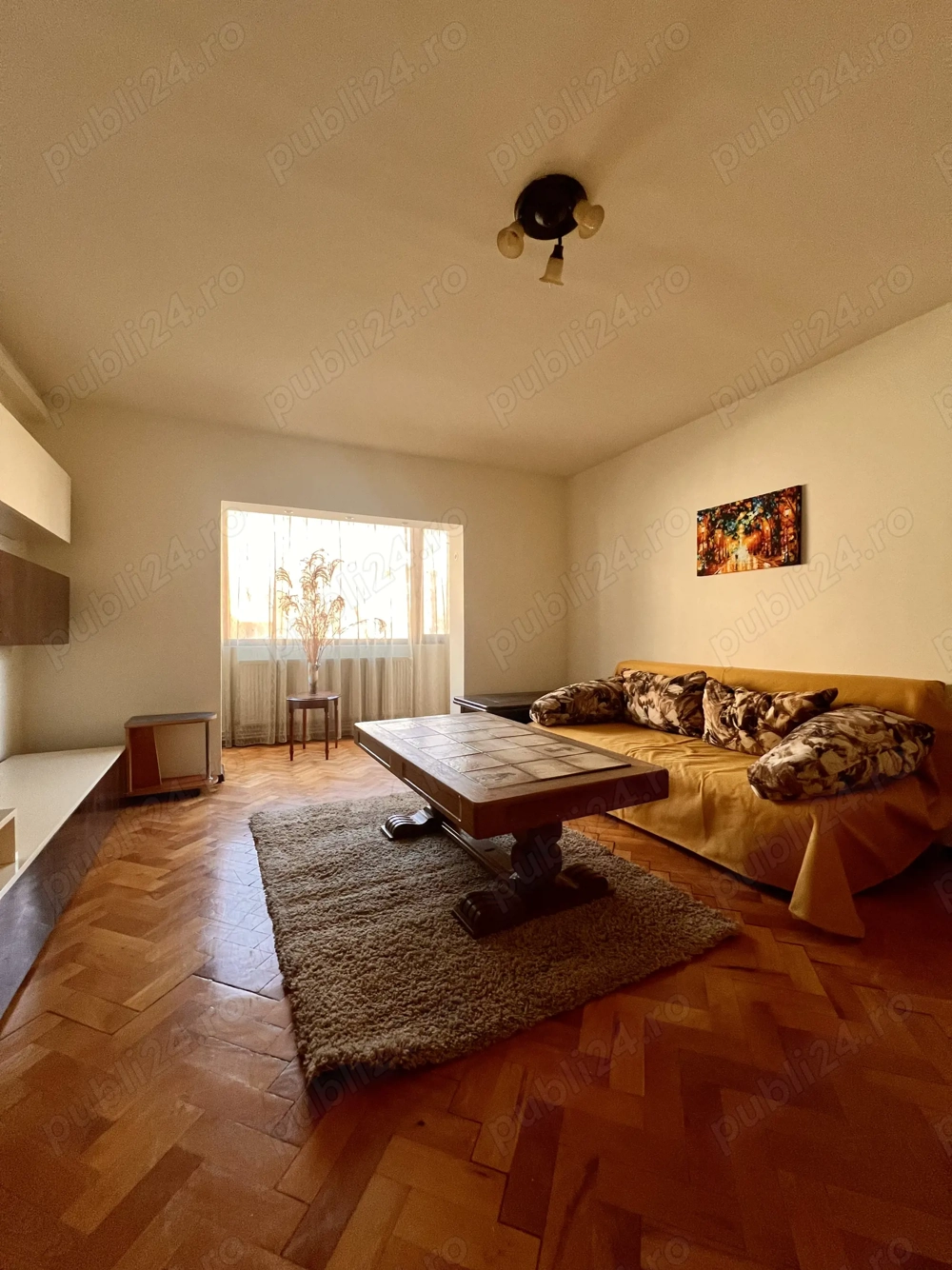 Inchiriez apartament cu 3 camere Stadion