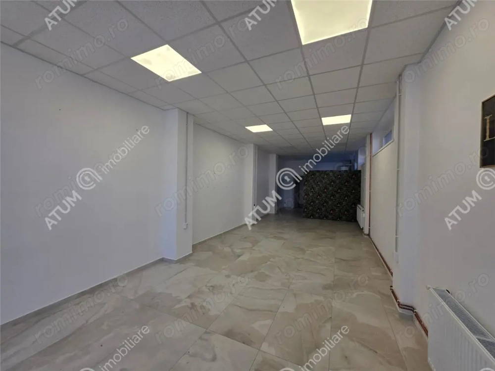 Spatiu comercial de vanzare 120 mp cu deschidere stradala