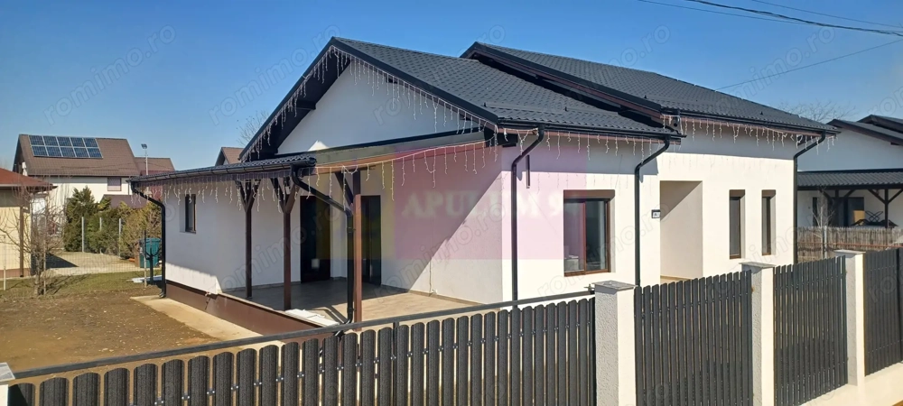 Săbăreni, casă nouă tip parter, cu pod mansardabil