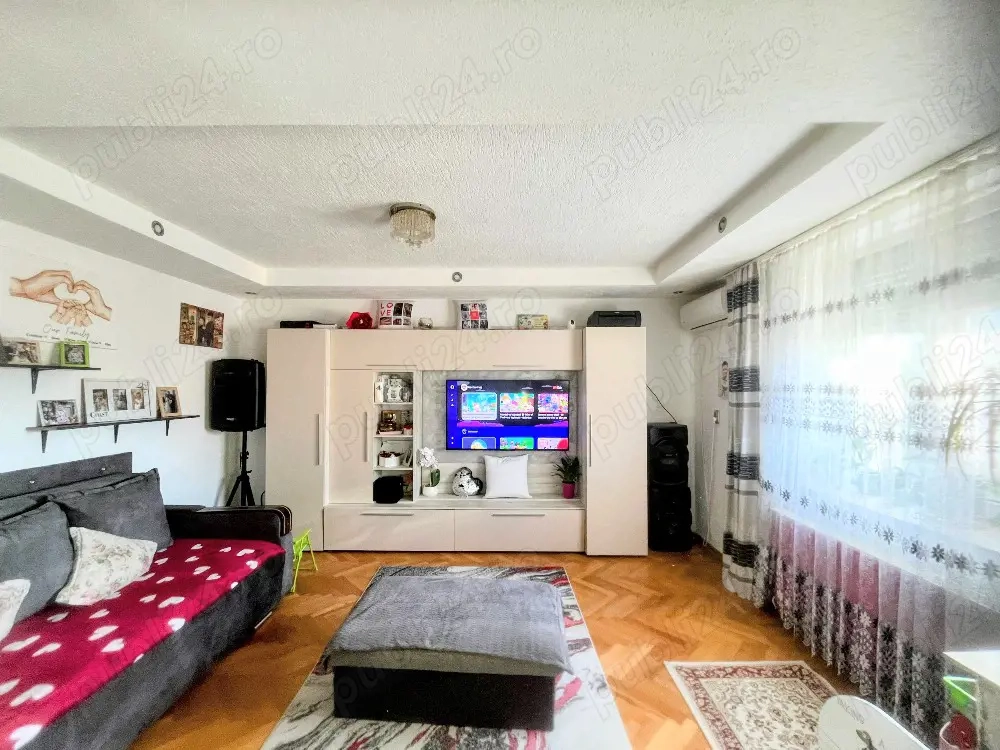 Vand apartament 2 camere in Hunedoara, zona OM. Pret 55000 EUR negociabil 