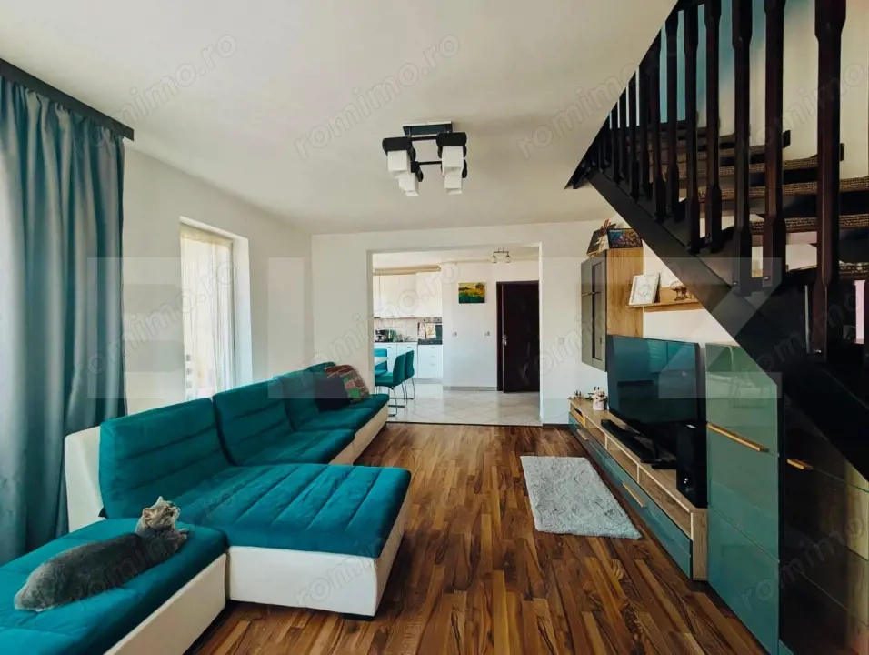 Apartament pe două niveluri, 3 camere, pet-friendly