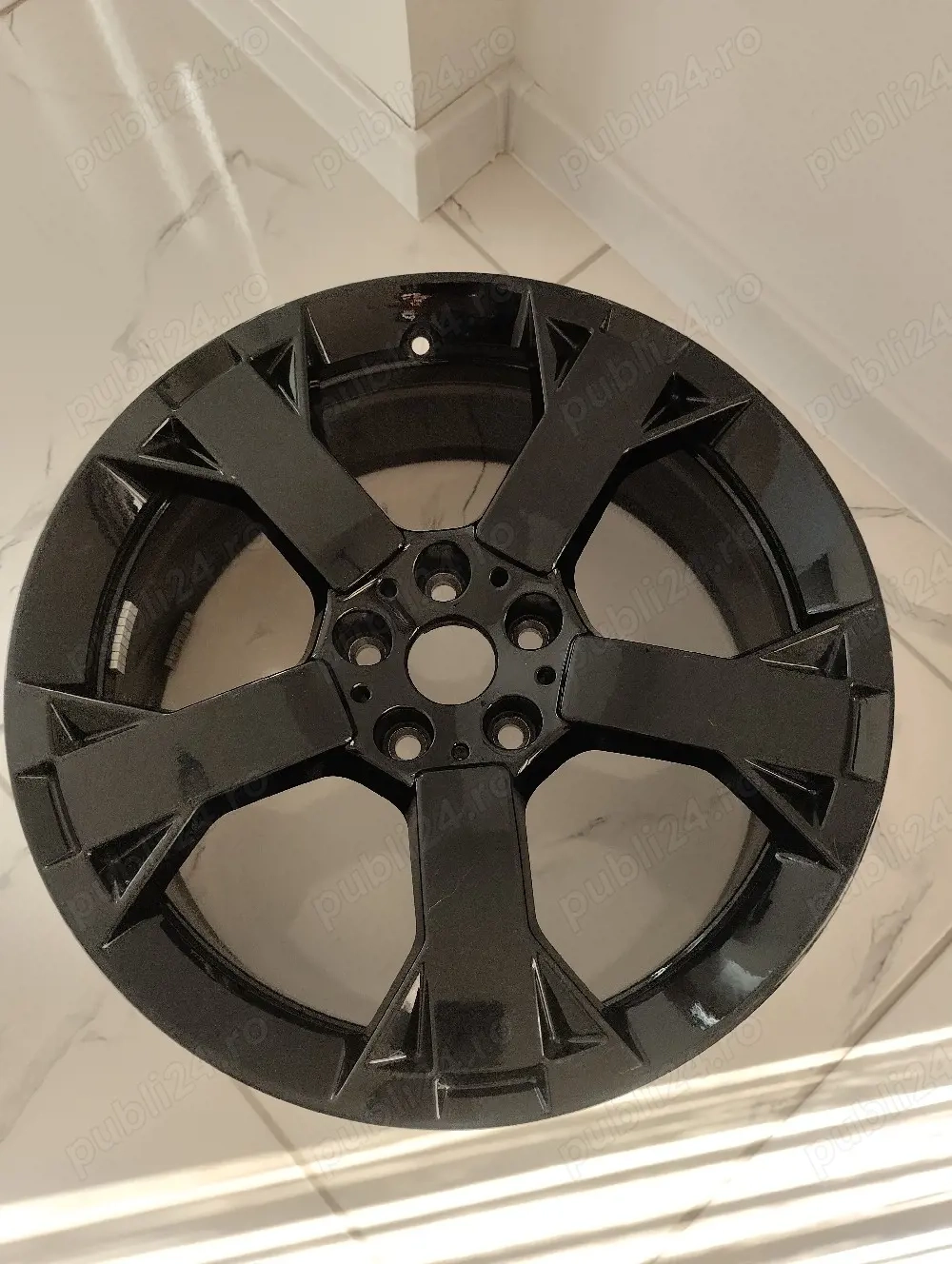 vind jenti pe 17 18 19 noi 