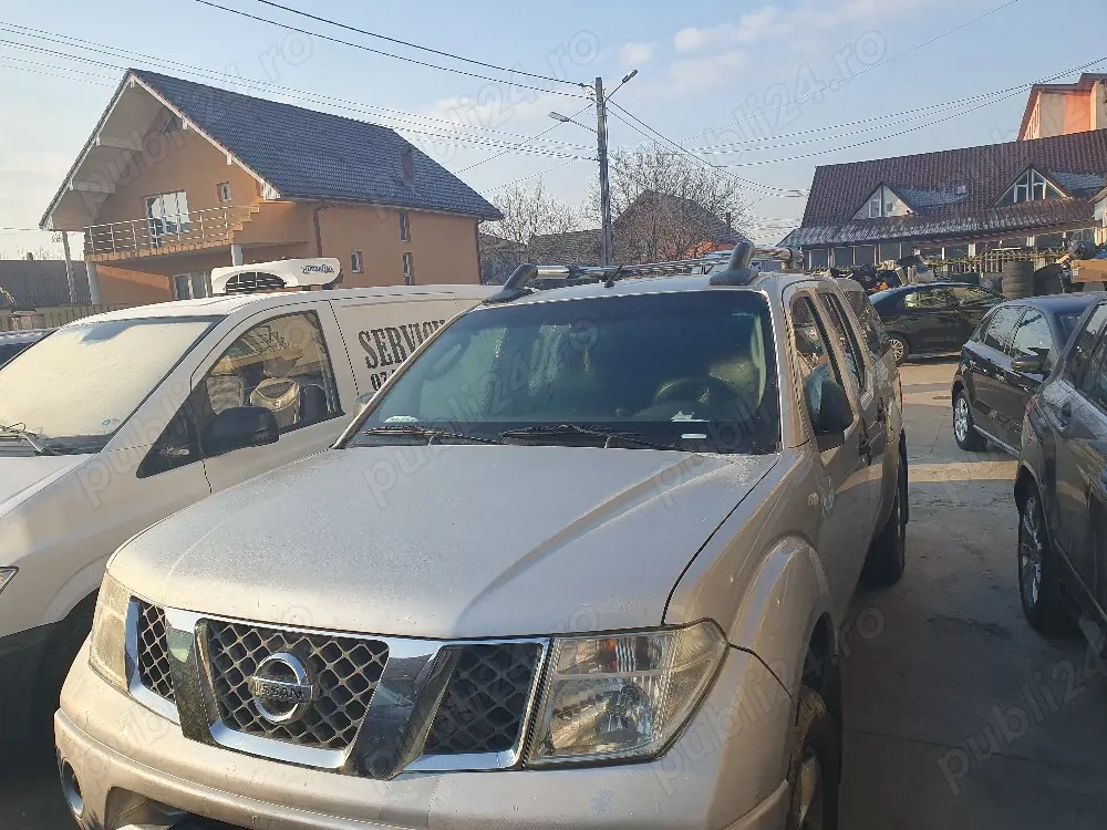 Vând nissan navara 2007 cu motorul defect