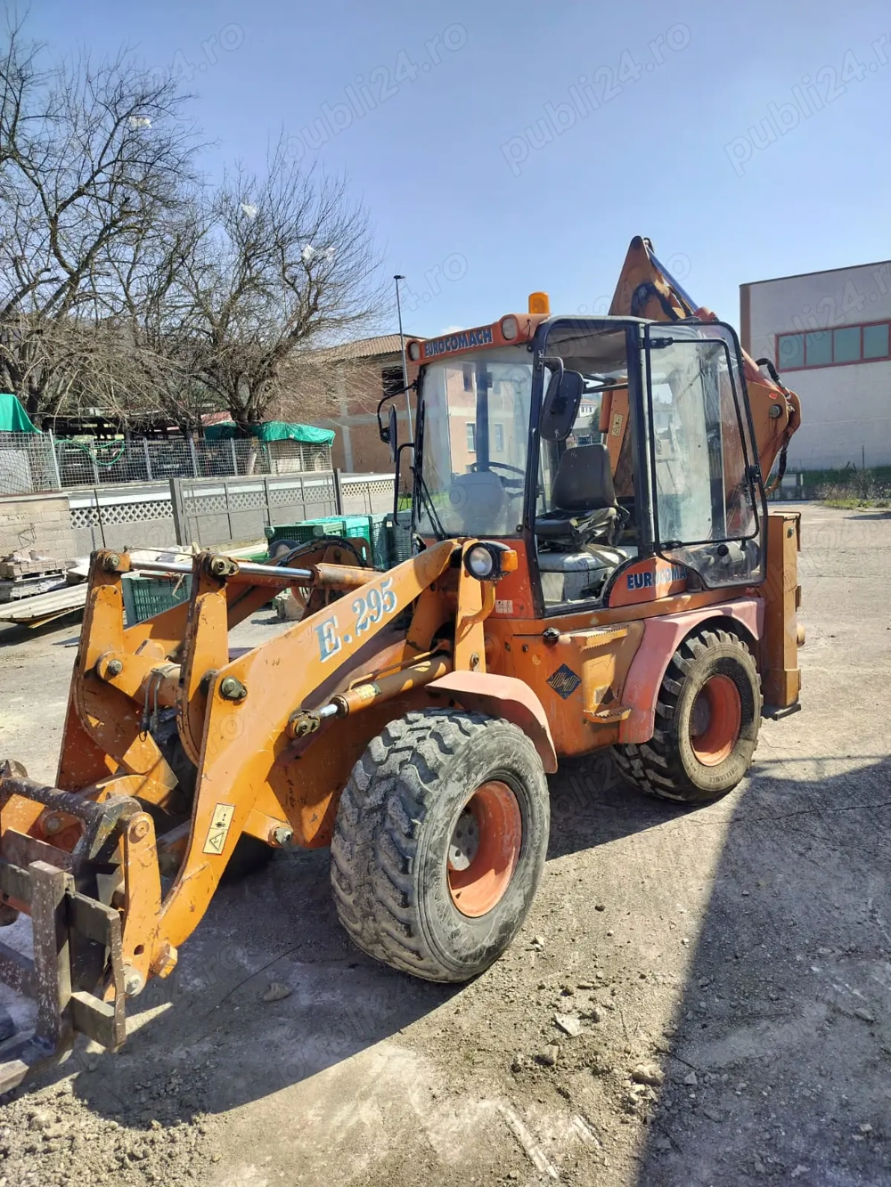 Vând buldo excavator 
