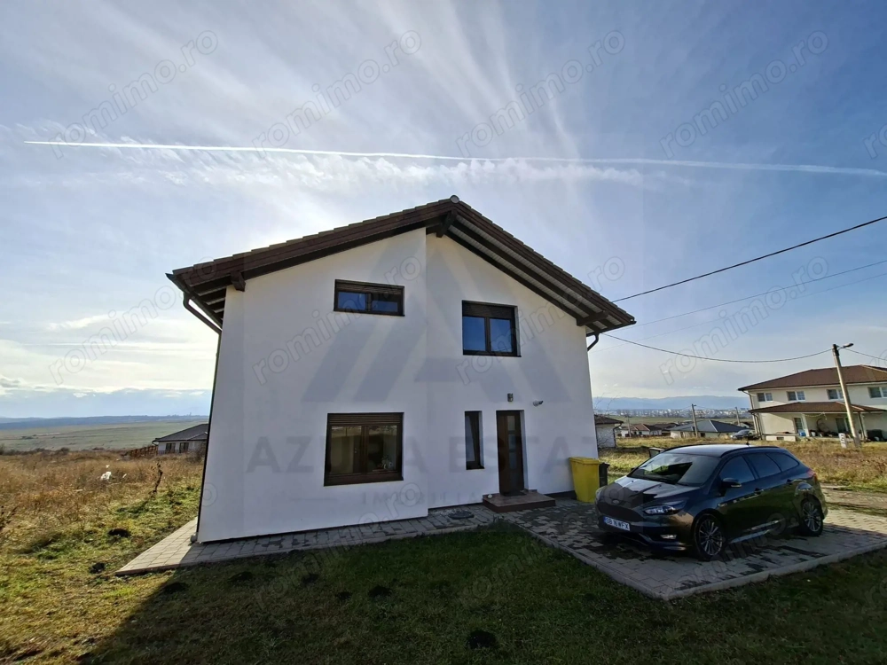 Casa intabulata 5 camere 2 bai si curte generoasa in Bavaria Park