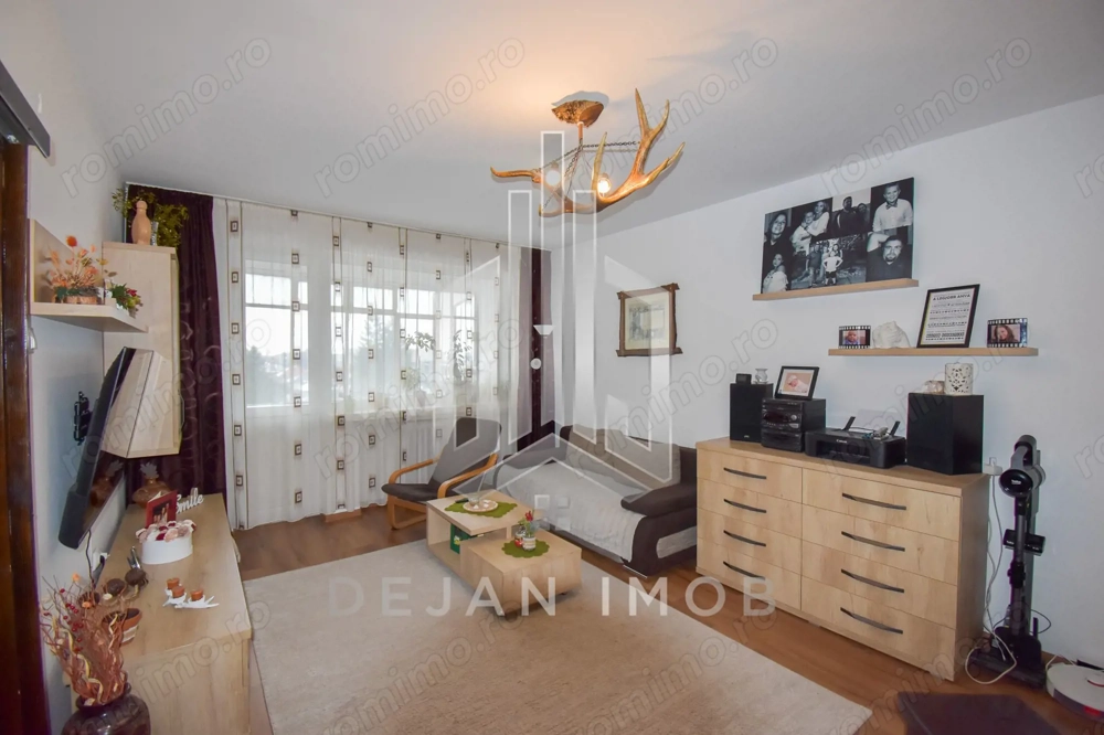 Apartament cu 3 camere | Etaj 3 | Zona Simeria