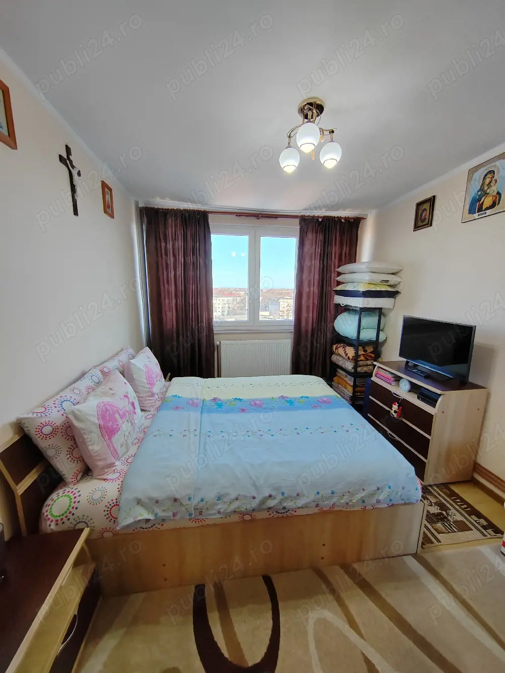 Vând apartament cu centrala proprie aproape de Shopping City 