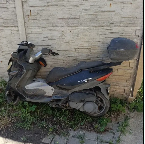 Vand pentru piese Malaguti Madison 250 S 