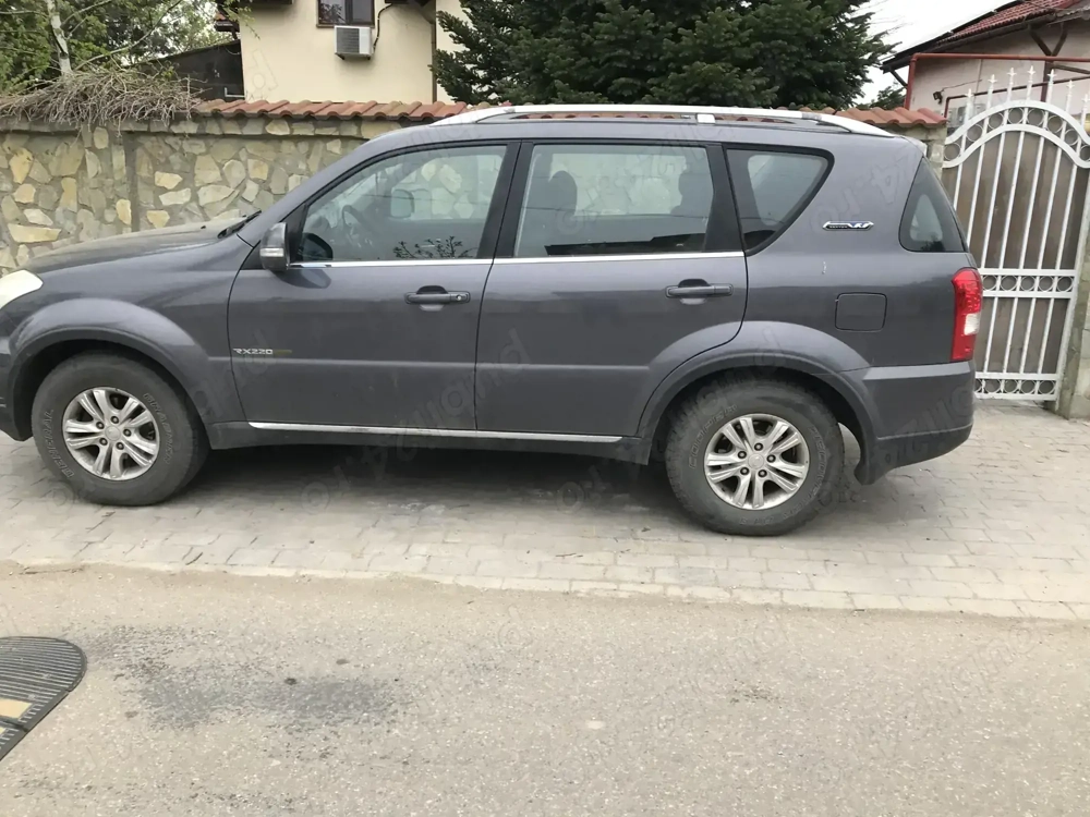 Vand SUV SsangYong Rexton 4x4 diesel din 2016, 100 000 km, unic proprietar