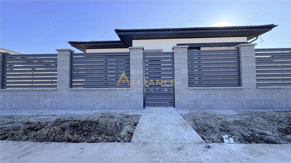 Casa individuala_teren 370 mp_4 camere_ PANOURI FOTO_strada asfaltata_statie STV