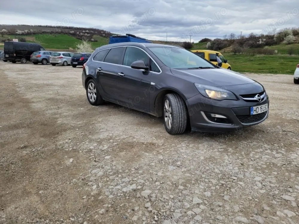 Opel Astra J Sports Tourer 2013   1.7 CDTI negociabil