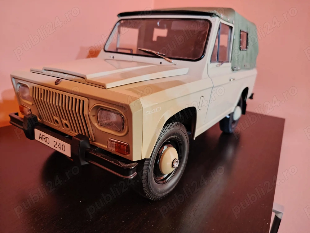 De vânzare Macheta ARO. 