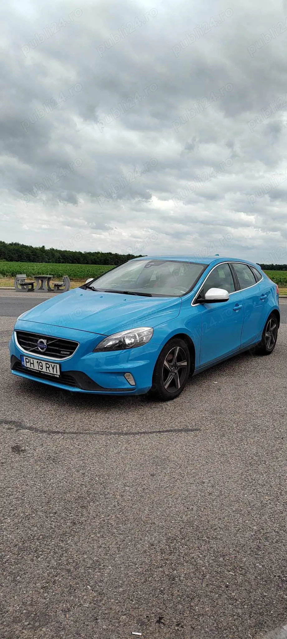 Volvo v40 diesel 1.6 motor d2 2015, pachet R-Design consum mic 