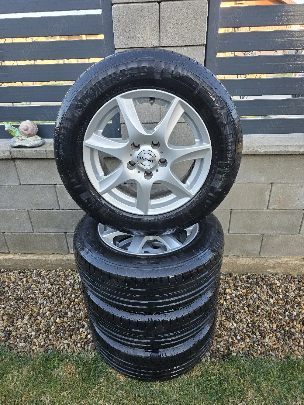 Set 4 jante aliaj 5x108 cu anvelope vara 195/65/15