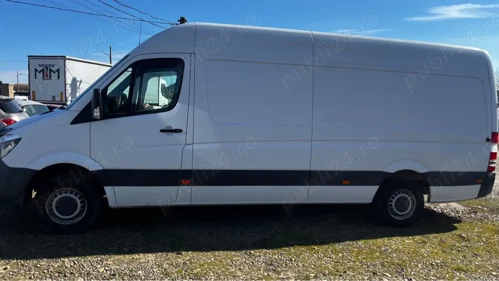 Vind bus Mercedes Sprinter datele in foto
