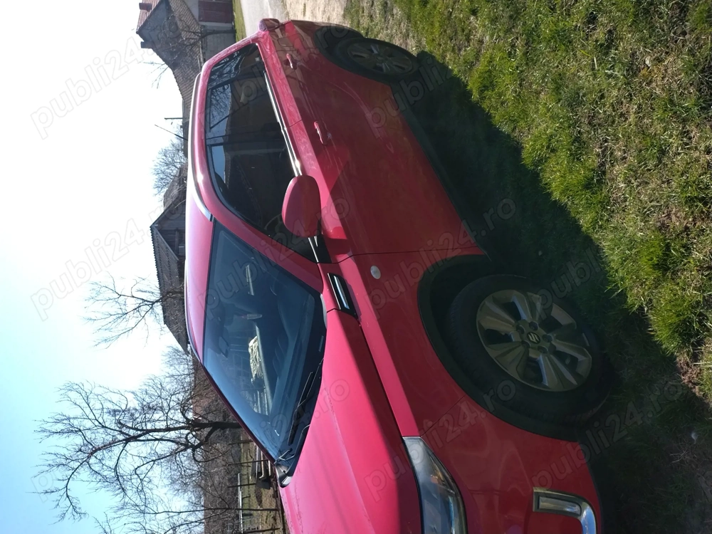 Vând Suzuki Vitara hibrid 