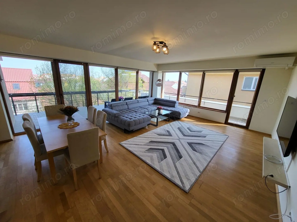 Apartament deosebit. Terasa 35 mp. Zona linistita in oras