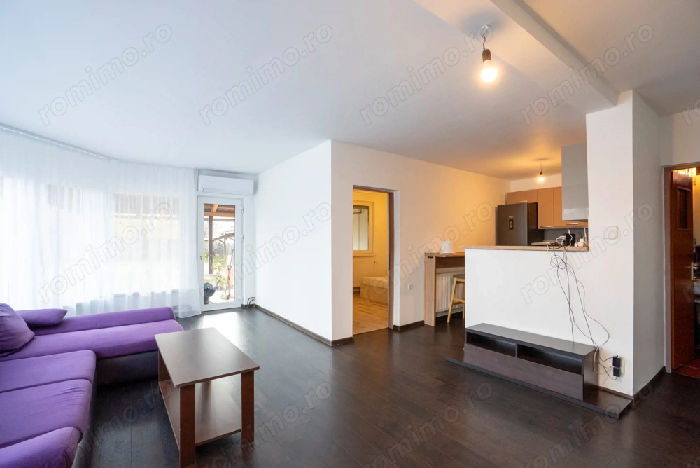 Casa Oradea 4 camere 1100 mp teren panouri si baterie de stocare